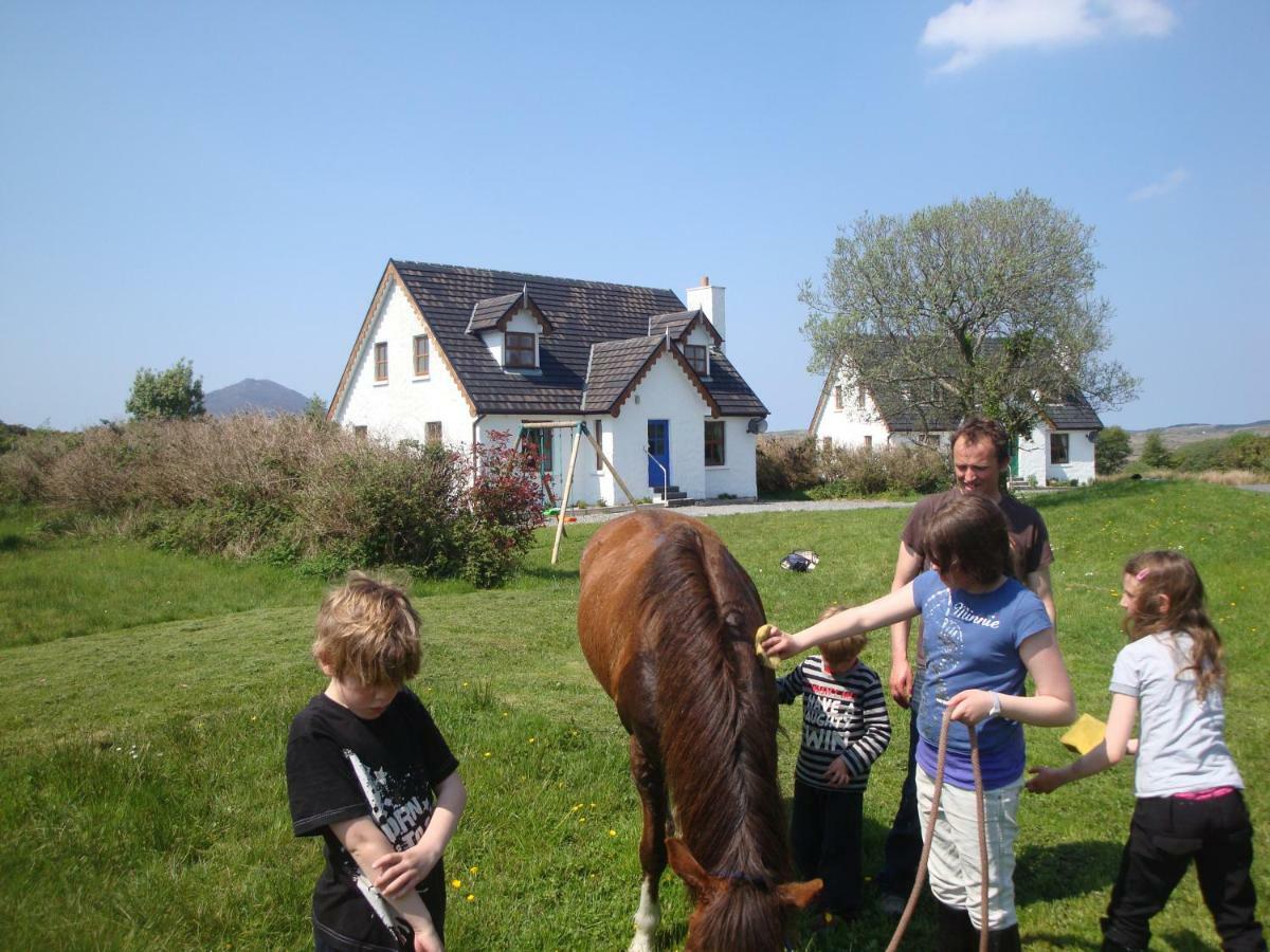 Letterfrack Mountain Farm Cottage Exterior foto